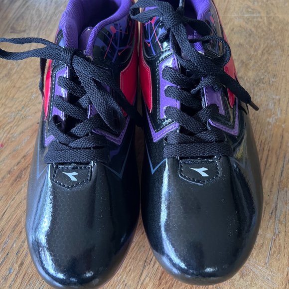 Brand NEW Women's Purple and Red Athletic Diadora Soccer Cleats Shoes Size US 6 - Picture 2 of 4